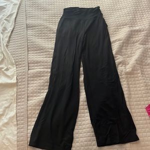 Black lululemon pants